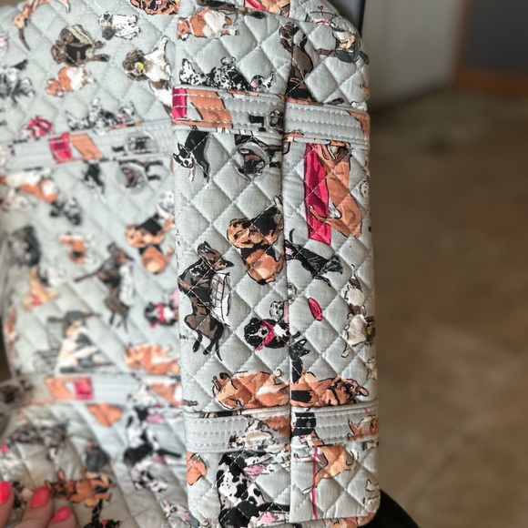 Vera Bradley Best in Show Small Vera Tote with Keychain - Picture 3 of 4